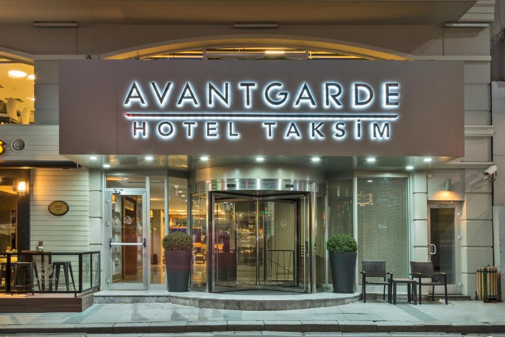 هتل آوانتگارد تکسیم اسکوئر